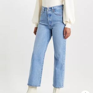Levis Ribcage Straight Ankle Women’s Jeans!